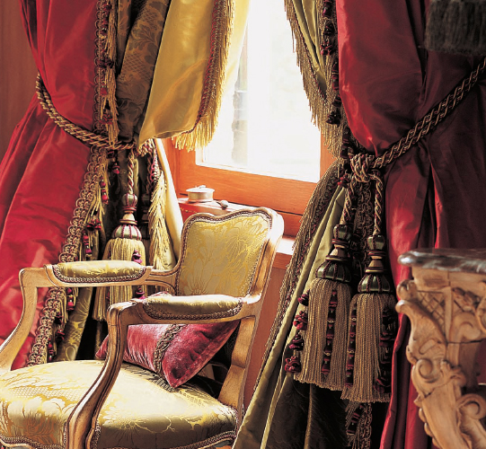 period curtains, georgian drapes. ,traditional curtains swags and tails
